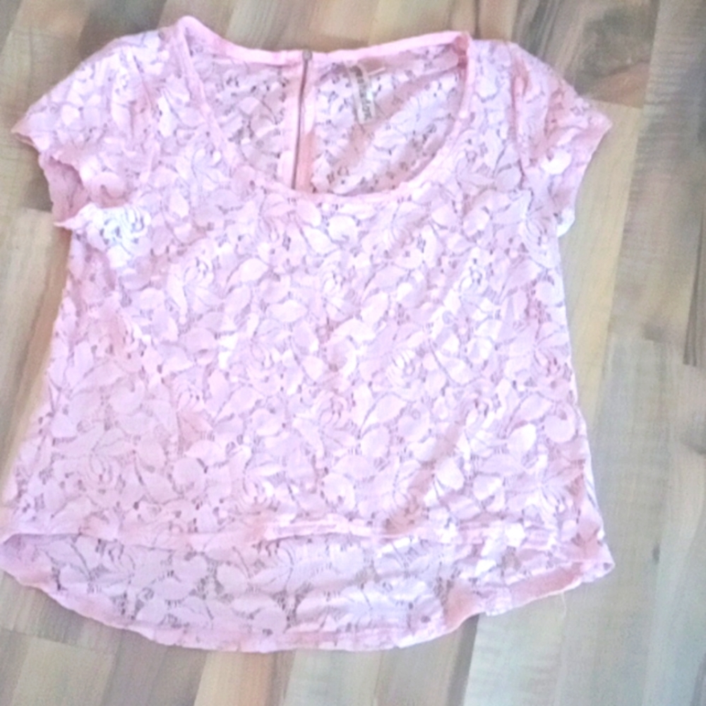 EYESHADOW‎ Adorable Lace Top